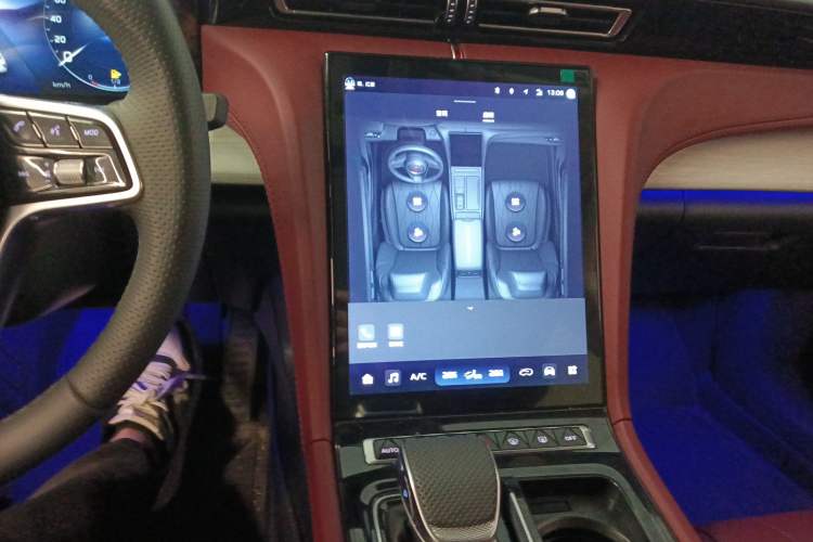 Used Hongqi H5 2025 2.0T Automatic Flag Edition – 500 000 Units Commemorative Version