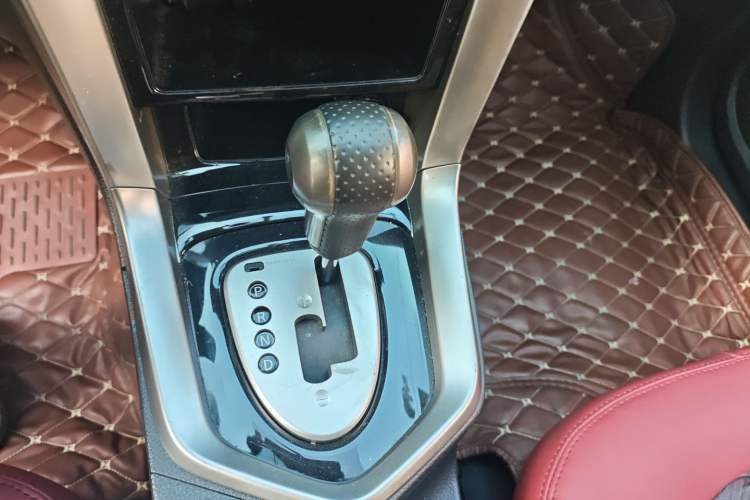 Used Venucia T70 2016 2.0L CVT Smart Choice Edition
