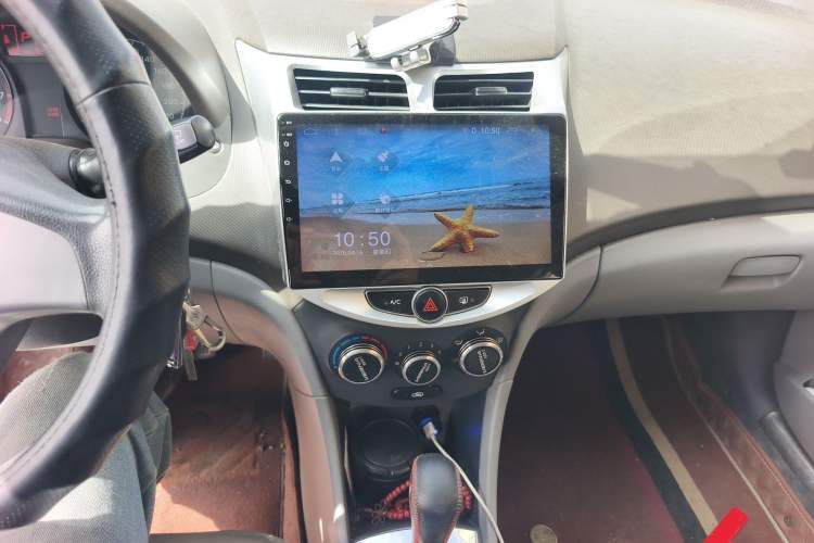 Used Hyundai Verna (older generation) 2014 1.4L Automatic Smart GLS Audio And AC Panel