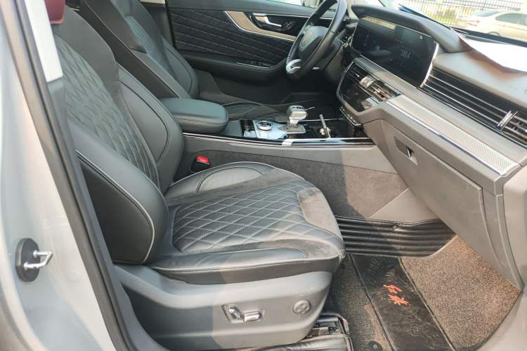 Used Hongqi HS5 2019 2.0T Smart Connect Flagship All-Wheel-Drive Version Right Front Seat