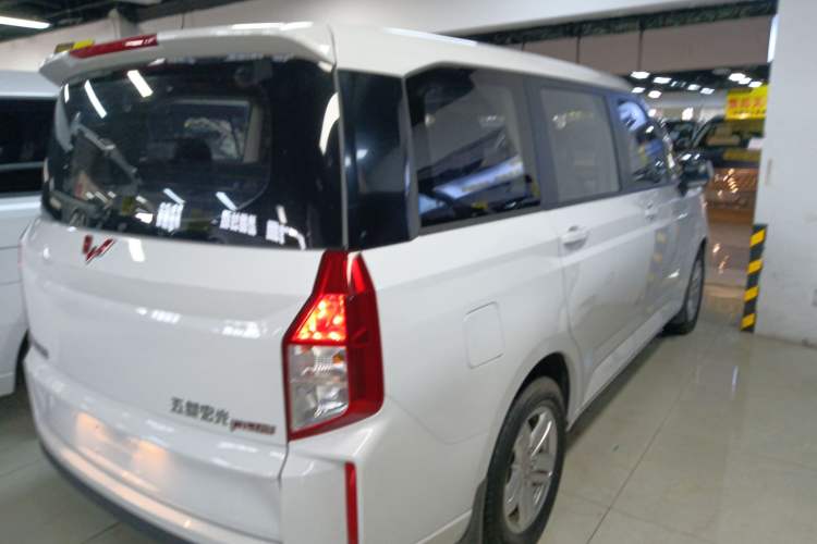 Used Wuling Hongguang PLUS 2019 1.5T Manual Luxury 7-Seater
