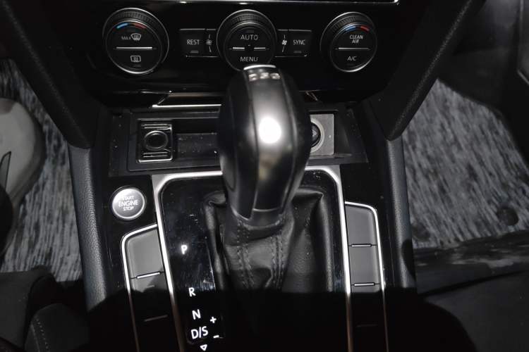 Used Volkswagen Magotan 2018 330TSI DSG Luxury Model Gear Lever