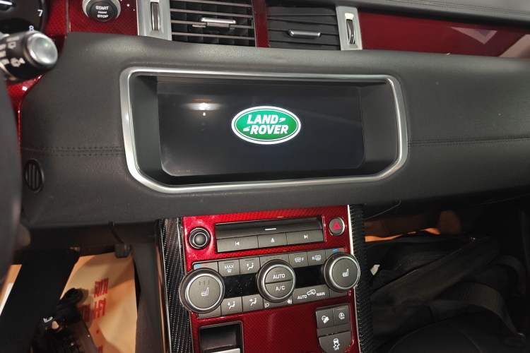 Used Land Rover Range Evoque 2018 240 PS SE Smart Brilliance Edition
