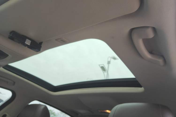 Used BMW 5 Series 2014 525Li Luxury Design Package Headliner