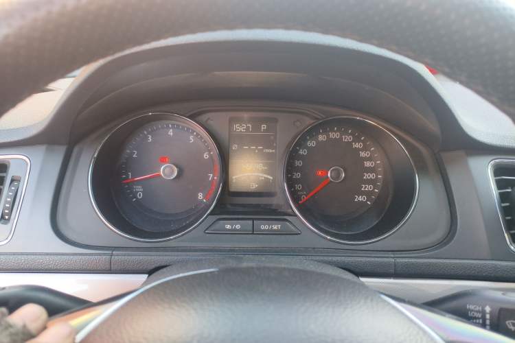 Used Volkswagen Lavida 2017 1.6L Automatic Comfort Edition Instrument Cluster