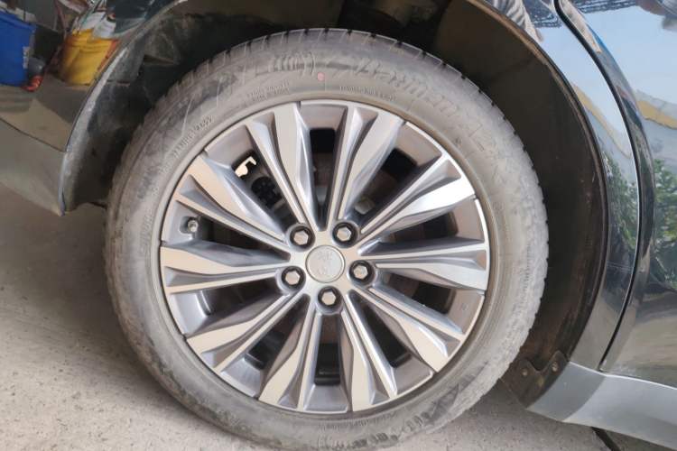 Used Hongqi E-QM5 2022 431 km Charge & Enjoy Edition
