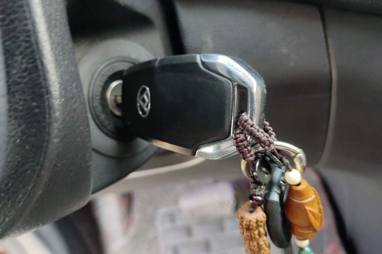 Used SAIC MAXUS T60 2017 2.0T Gasoline Automatic 4x4 High-Ride Elite Standard Cabin Vehicle Key