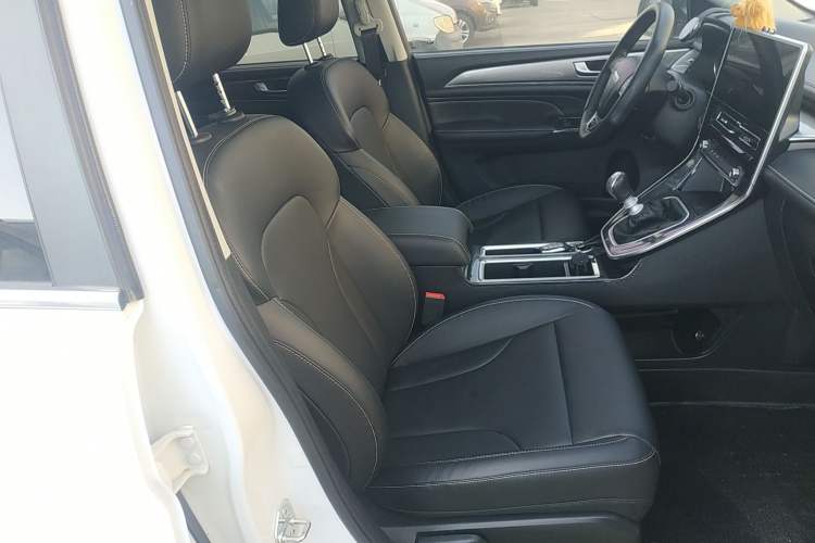 Used Haval M6 2023 PLUS 1.5T Manual Luxury Smart Connectivity Model
