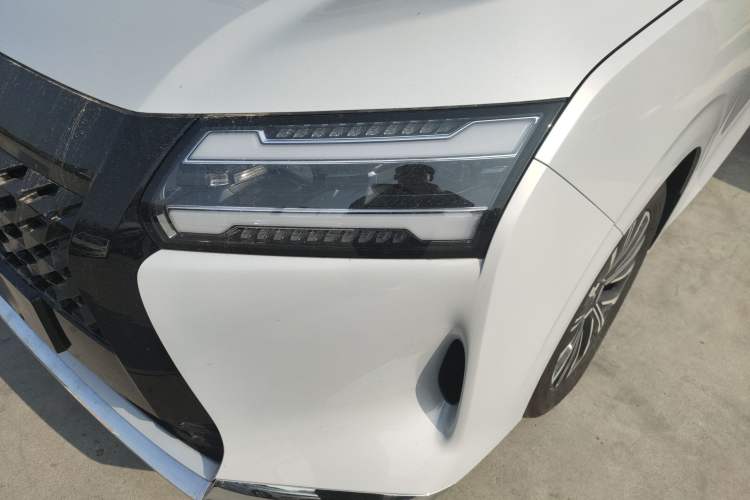 Used Wuling Wuling Starlight 730 2025 Model Plug-in Hybrid 125km Luxury Edition
