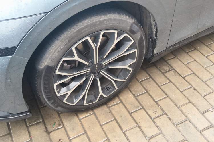 Used Zeekr 007 2024 Rear-Drive Enhanced Version 75 kWh
