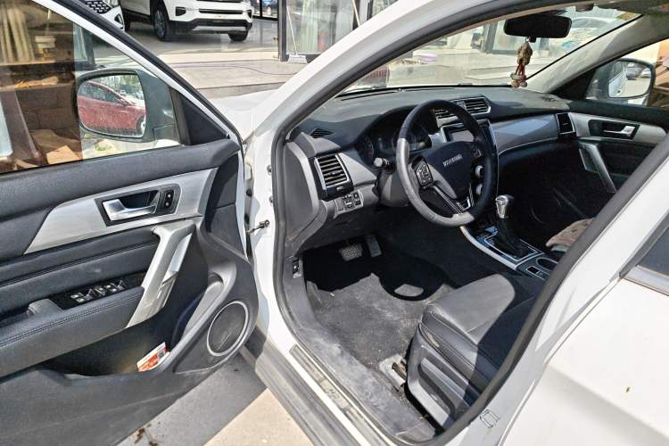 Used Haval H2 2017 Red-Label 1.5T Automatic Two-Wheel Drive Luxury Model
