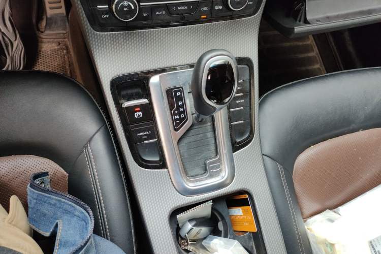 Used Geely Auto Emgrand GS 2016 Sport Edition 1.3T Automatic ZhenShang Model Gear Lever