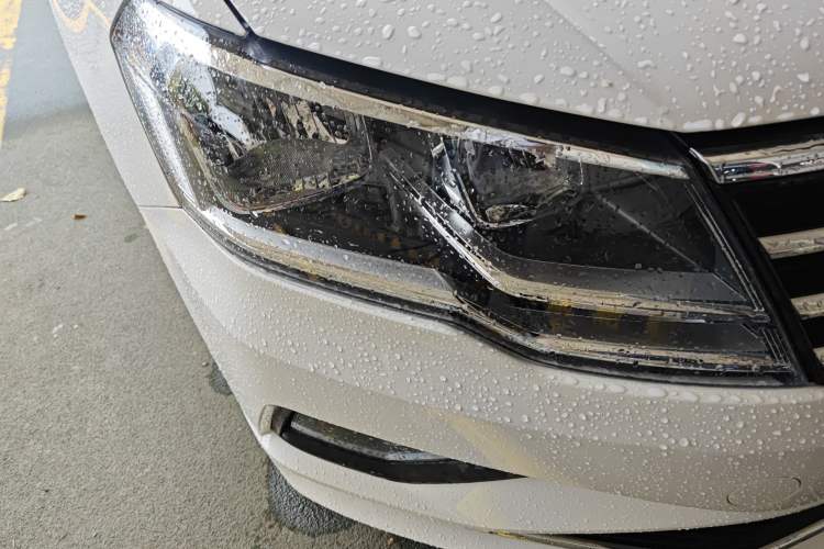 Used Volkswagen Jetta 2017 1.4L Manual Comfort Model Right Front Headlight