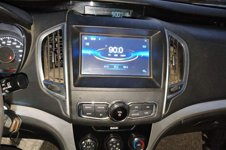 Used HYOSOW H3 2015 1.5L manual luxury version
