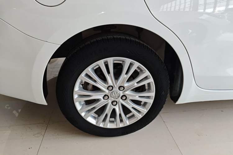 Used Buick GT 2016 15N Automatic Elite Edition Right Rear Wheel Hub