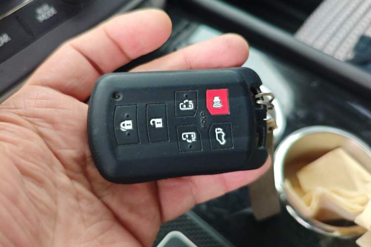 Used Toyota SIENNA 
