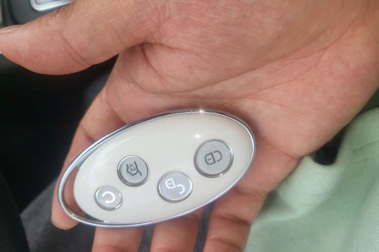 Used BYD Yuan New Energy 2018 EV360 Smart Connect Cool Edition Vehicle Key