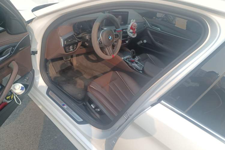 Used BMW 5 Series 2021 Facelifted 530Li Leading Edition M Sport Package
