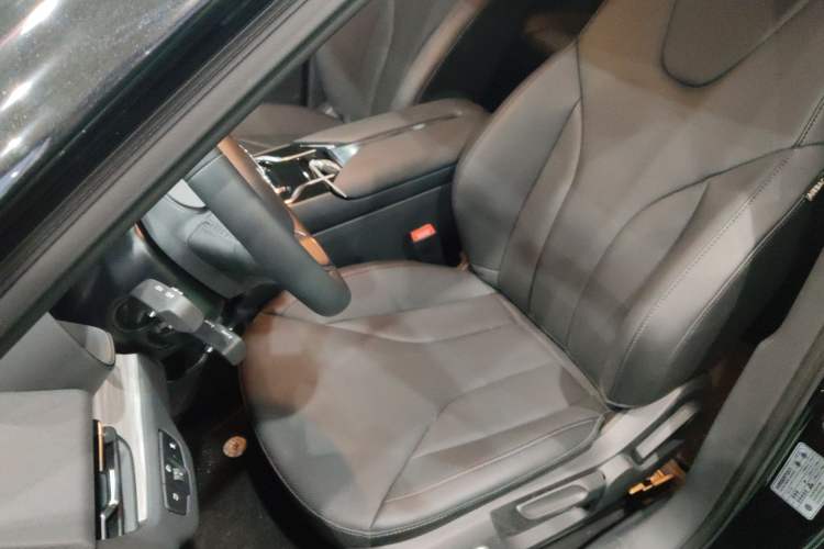 Used Hongqi E-QM5 2024 610 km PLUS
