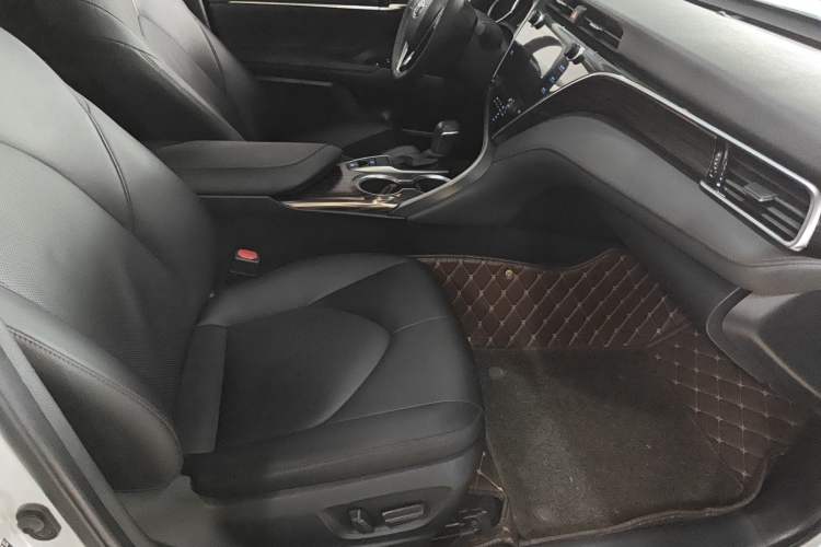 Used Toyota Camry 2019 Revised Version 2.0G Luxury Edition
