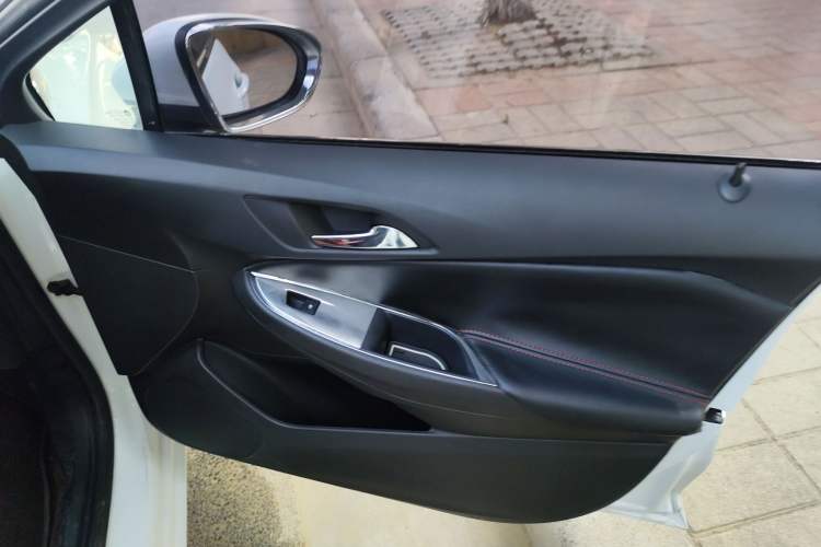 Used Chevrolet Cruze 2017 1.5L Automatic Pioneer Sunroof Edition