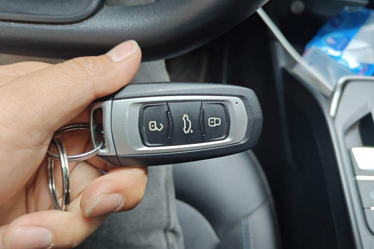 Used Geely Auto Emgrand New Energy 2022 EV Pro Ride-Hailing Version Lithium Iron Phosphate Vehicle Key