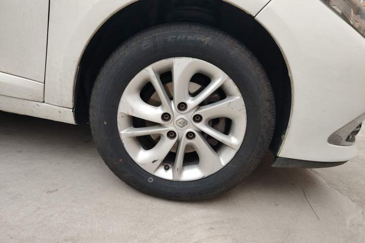 Used Renault Fluence 2015 2.0L Standard Edition
