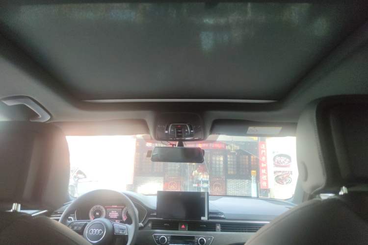 Used Audi A4L 2023 40 TFSI Luxury Dynamic Model Headliner