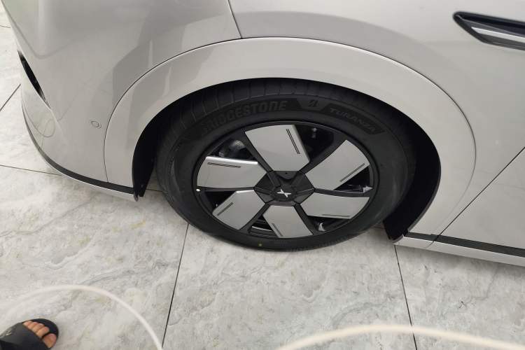 Used XPeng X9 2024 702 Ultra-Long Range Max
