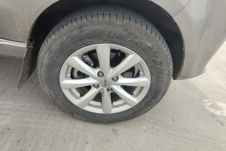 Used Jinbei New Hiace S 2018 1.6L Business Edition DLCG16 Right Front Wheel Hub