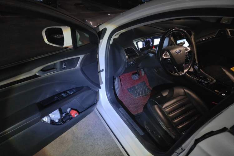 Used Ford Mondeo 2013 2.0L GTDi 200 Luxury Model
