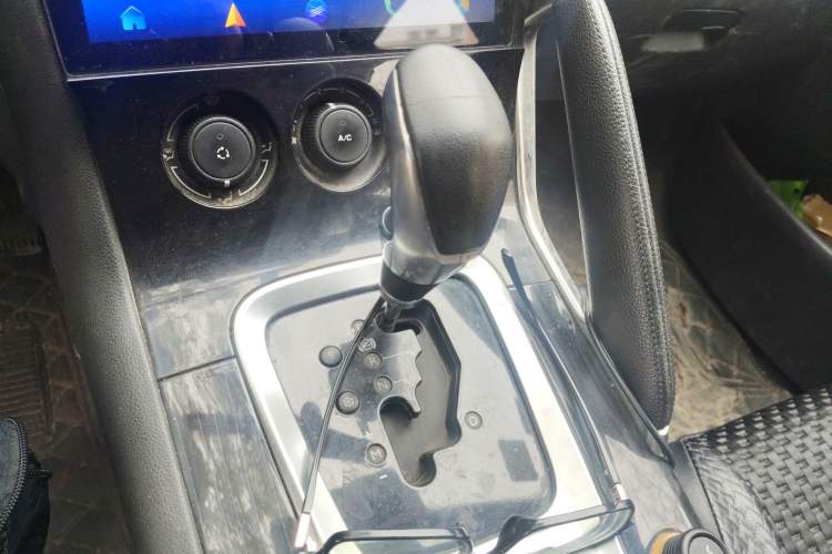 Used Peugeot 3008 2015 2.0L Automatic Classic Edition