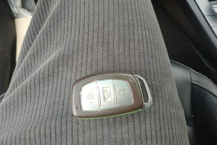 Used Hyundai Elantra (6th Generation / Lingdong) 2018 1.4T Dual-Clutch Xuan Dong · Dynamic Edition Interior 1