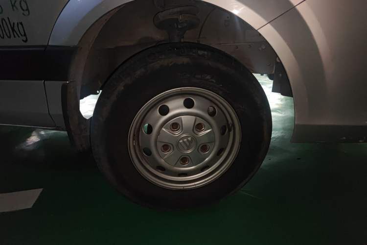 Used Foton Toano 2020 2.5T Manual Tongtu Short Wheelbase Flat Roof 3-Seat 4J25TC3 Right Front Wheel Hub