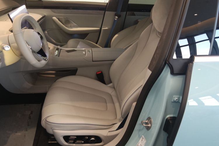 Used Hima Luxeed S7 2025 785 km Ultra Left Front Seat