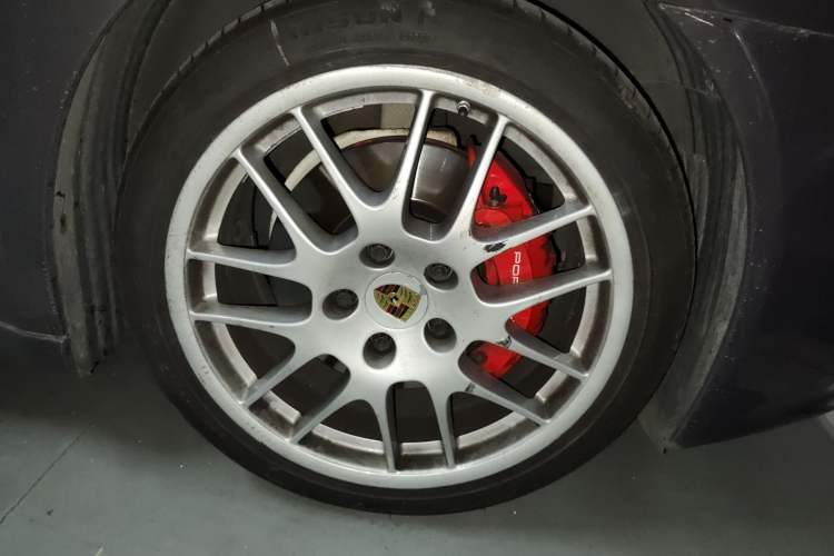 Used Porsche Panamera 2016 Panamera Executive Edition 3.0T Right Front Wheel Hub