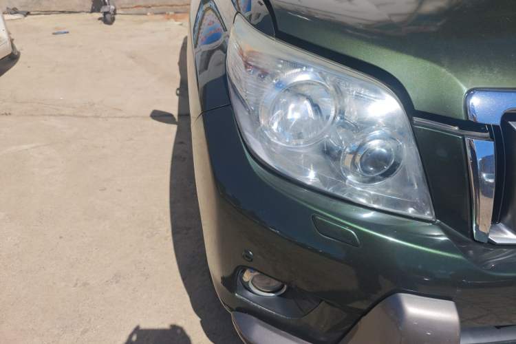 Used Toyota Prado 2010 4.0L Automatic VX NAVI Right Front Headlight