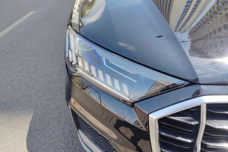 Used Audi Q7 2021 55 TFSI quattro S line Sport model
