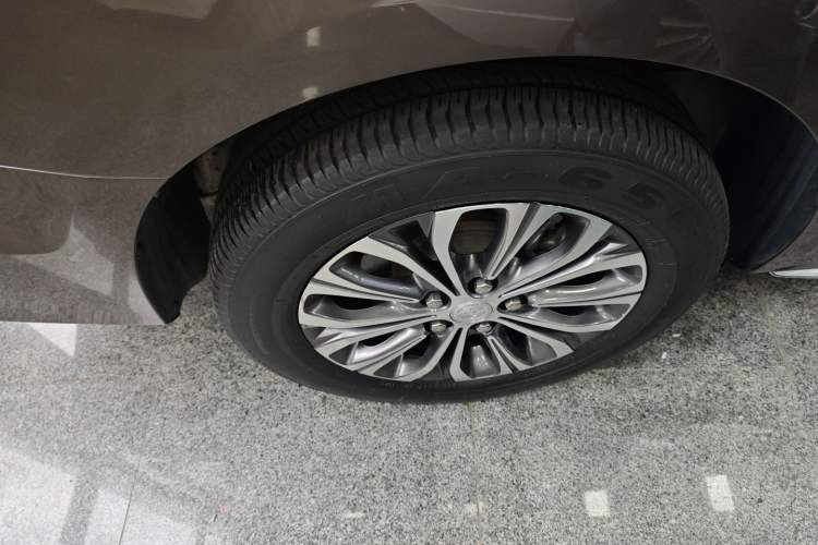 Used Buick GL8 2023 Land Executive Class Smart Enjoyment Model