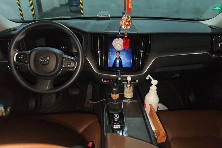 Used Volvo XC60 2019 T5 4x4 Smart Edition China VI Standard