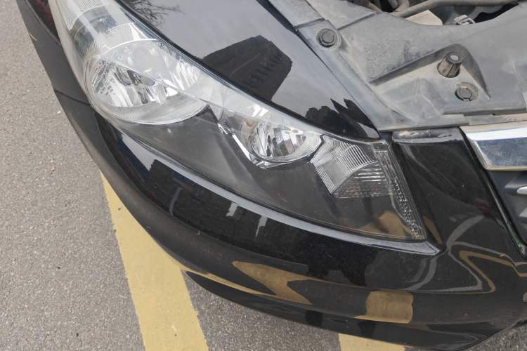 Used Honda Accord 2011 2.4L LX Right Front Headlight