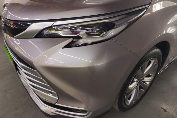 Used Toyota SIENNA 2023 2.5L Hybrid Platinum Edition