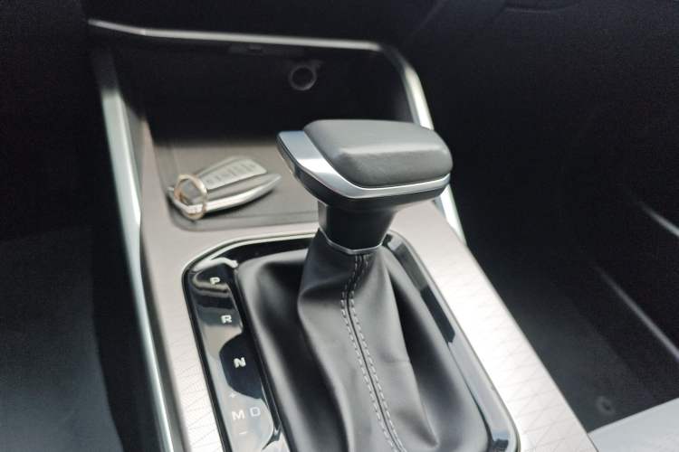 Used Geely Auto Emgrand 2022 4th Generation 1.5L CVT Flagship Model Gear Lever