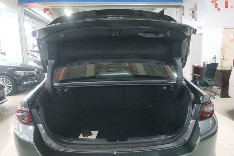 Used Mazda 3 Axela 2022 2.0L Automatic Zhi Rui Obsidian Edition
