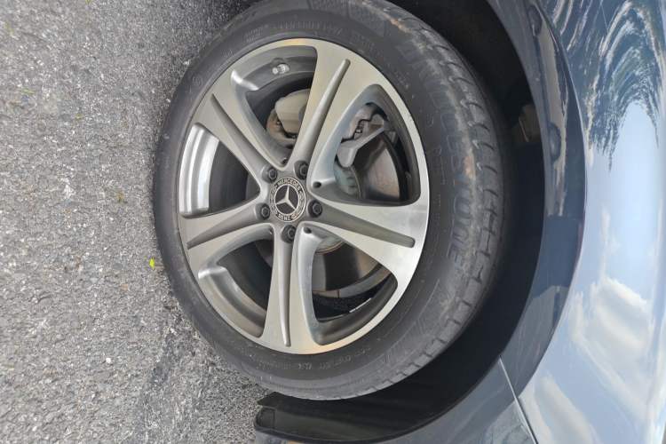 Used Mercedes-Benz E-Class 2020 Facelift E 260 L Sport Edition Right Front Wheel Hub