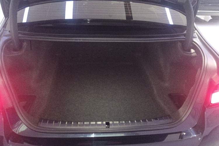 Used BMW 5 Series 2023 530Li Leading Model M Sport Package Trunk