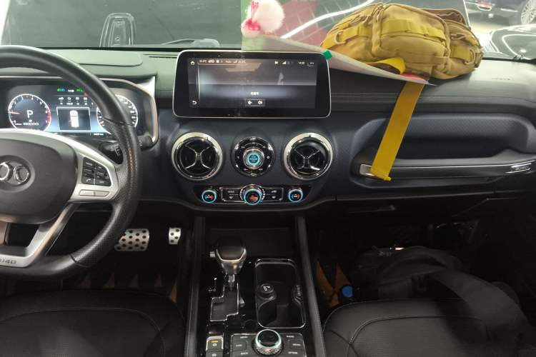 Used BAIC Off-Road BJ40 2019 2.0T Automatic Four-Wheel Drive Urban Hunter Edition Flagship Model China V Emission Standard
