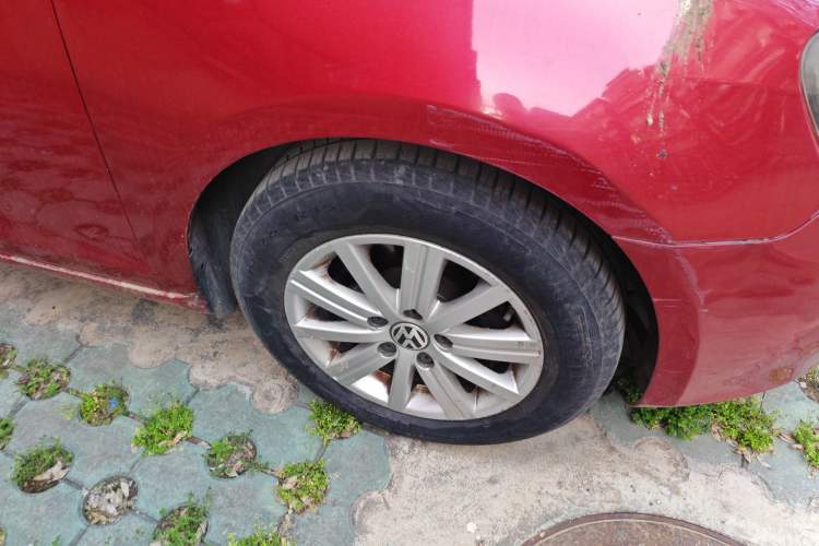 Used Volkswagen Golf 2012 1.6 Manual Fashion Edition Right Front Wheel Hub