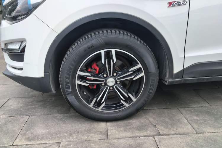 Used Zotye Domy X5 2017 Upgraded Model 1.5T Manual Luxury Version Left Front Wheel Hub