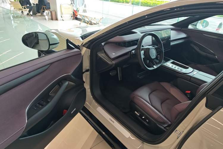 Used Xiaomi Auto SU7 2024 Four-Wheel Drive Ultra-Long Range Advanced Intelligent Driving Max Edition